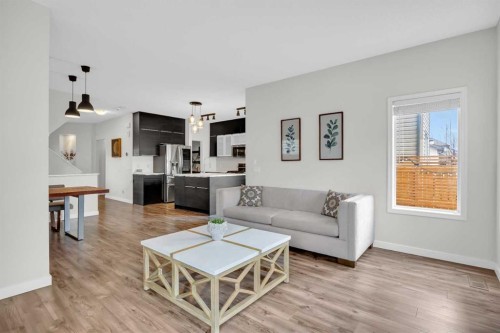 19 Bridleridge Green Sw, Calgary, AB - Indoor Photo Showing Living Room