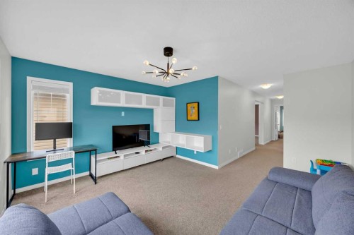 19 Bridleridge Green Sw, Calgary, AB - Indoor Photo Showing Living Room