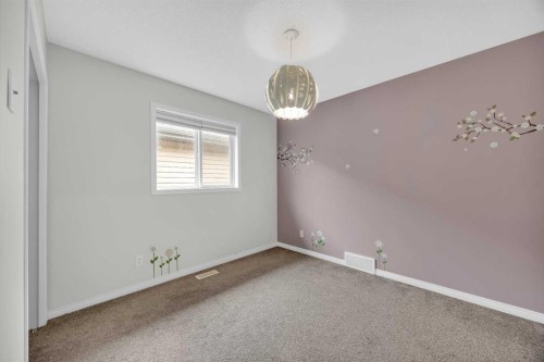 19 Bridleridge Green Sw, Calgary, AB - Indoor Photo Showing Other Room