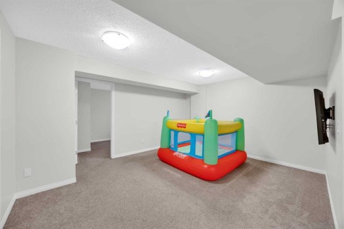 19 Bridleridge Green Sw, Calgary, AB - Indoor