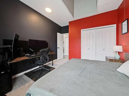 104 Prestwick Gardens Se, Calgary, AB - Indoor Photo Showing Bedroom