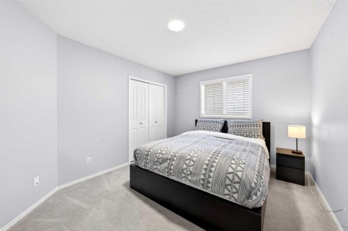 60 Citadel Ridge Close Nw, Calgary, AB - Indoor Photo Showing Bedroom