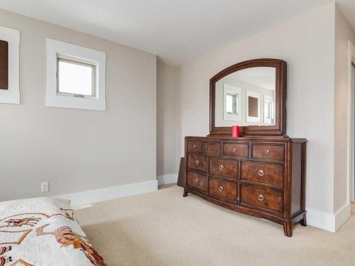 52 20 Street, Calgary, AB 