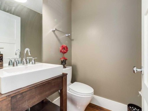 52 20 Street, Calgary, AB 