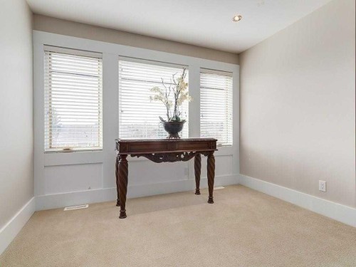 52 20 Street, Calgary, AB 