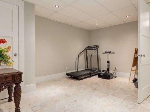 52 20 Street, Calgary, AB 