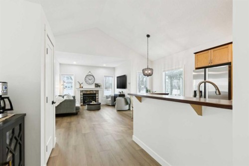 852 Everridge Drive Sw, Calgary, AB - Indoor