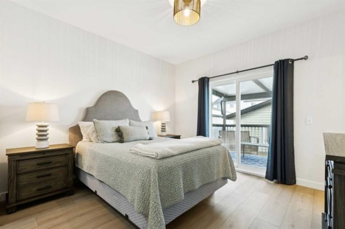 852 Everridge Drive Sw, Calgary, AB - Indoor Photo Showing Bedroom