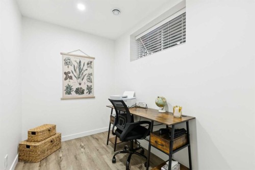 852 Everridge Drive Sw, Calgary, AB - Indoor Photo Showing Office
