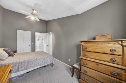 466 Douglas Glen Boulevard Se, Calgary, AB - Indoor Photo Showing Bedroom