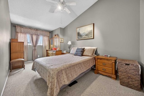 466 Douglas Glen Boulevard Se, Calgary, AB - Indoor Photo Showing Bedroom