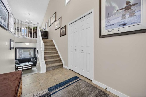 466 Douglas Glen Boulevard Se, Calgary, AB - Indoor Photo Showing Other Room