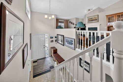 466 Douglas Glen Boulevard Se, Calgary, AB - Indoor Photo Showing Other Room