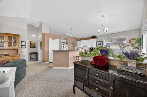 466 Douglas Glen Boulevard Se, Calgary, AB - Indoor