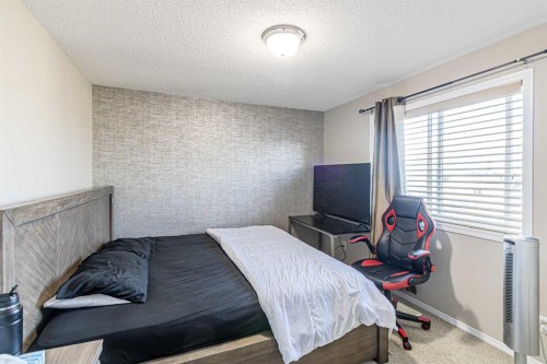 112 Covepark Rise Ne, Calgary, AB - Indoor Photo Showing Bedroom