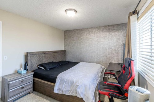 112 Covepark Rise Ne, Calgary, AB - Indoor Photo Showing Bedroom
