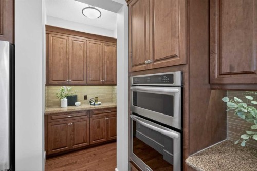 125 Artesia Gate, Heritage Pointe, AB - Indoor Photo Showing Kitchen