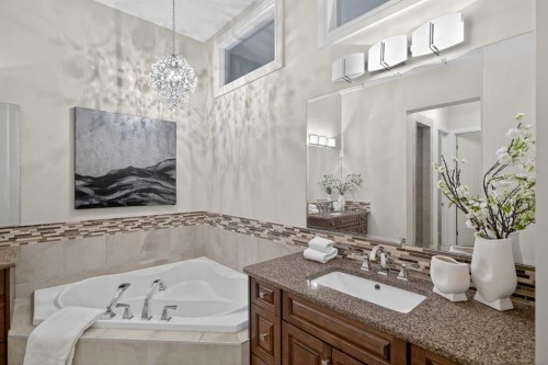 125 Artesia Gate, Heritage Pointe, AB - Indoor Photo Showing Bathroom