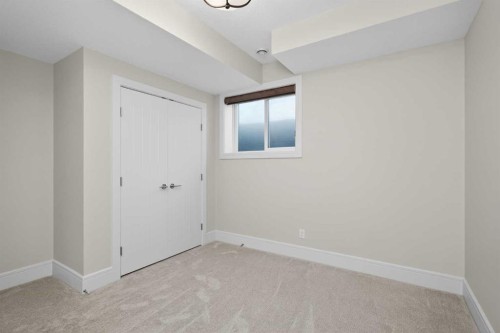 125 Artesia Gate, Heritage Pointe, AB - Indoor Photo Showing Other Room