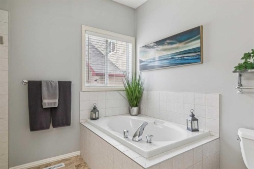 328 Cove Road, Chestermere, AB - Indoor Photo Showing Bathroom