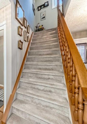 8 Meadow Place Se, Airdrie, AB - Indoor Photo Showing Other Room