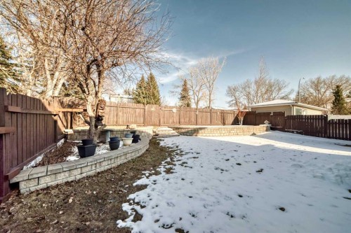 8 Meadow Place Se, Airdrie, AB - Outdoor