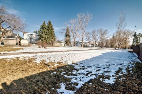 8 Meadow Place Se, Airdrie, AB - Outdoor