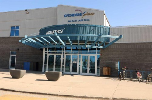 8 Meadow Place Se, Airdrie, AB - 