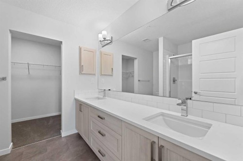 3205-220 Seton Grove Se, Calgary, AB - Indoor Photo Showing Bathroom