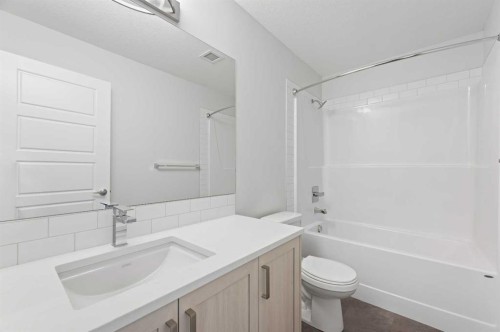 3205-220 Seton Grove Se, Calgary, AB - Indoor Photo Showing Bathroom
