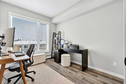 401-150 Shawnee Square Sw, Calgary, AB - Indoor Photo Showing Office