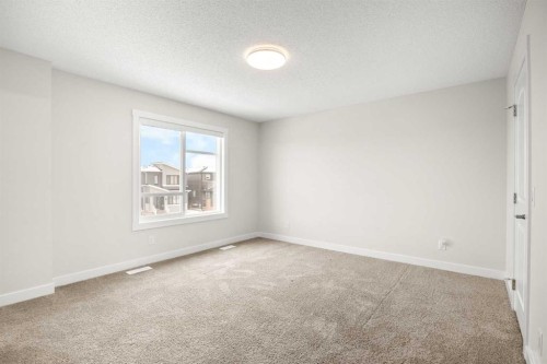 507 Lucas Boulevard Nw, Calgary, AB - Indoor Photo Showing Other Room