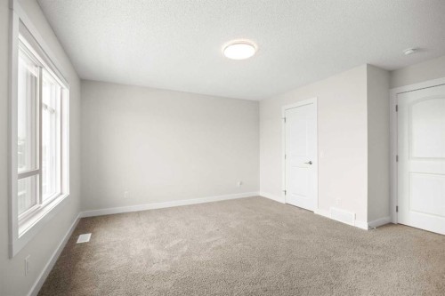 507 Lucas Boulevard Nw, Calgary, AB - Indoor Photo Showing Other Room
