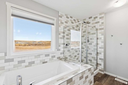 57 Crestridge Bay Sw, Calgary, AB - Indoor Photo Showing Bathroom