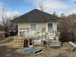 121 2 Street NORTHVulcan, AB T0L 2B0