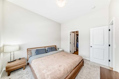 146 Highview Gate Se, Airdrie, AB - Indoor Photo Showing Bedroom