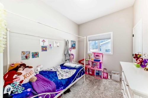 146 Highview Gate Se, Airdrie, AB - Indoor Photo Showing Bedroom