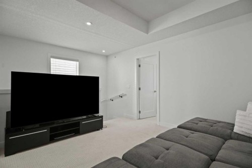 7581 202 Avenue Se, Calgary, AB - Indoor