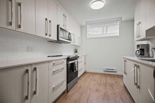 7581 202 Avenue Se, Calgary, AB - Indoor Photo Showing Kitchen