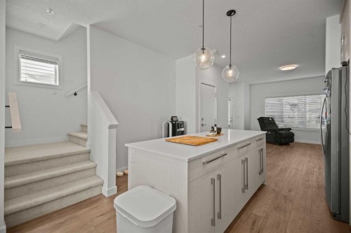 7581 202 Avenue Se, Calgary, AB - Indoor