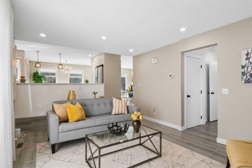 220 Macewan Glen Place Nw, Calgary, AB - Indoor Photo Showing Living Room
