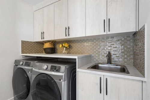 220 Macewan Glen Place Nw, Calgary, AB - Indoor Photo Showing Laundry Room