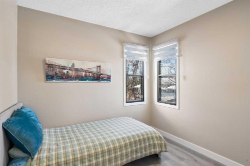 220 Macewan Glen Place Nw, Calgary, AB - Indoor Photo Showing Bedroom