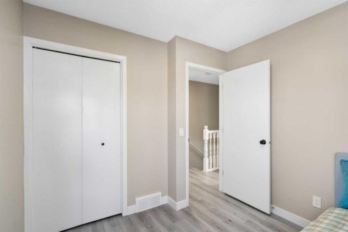 220 Macewan Glen Place Nw, Calgary, AB - Indoor