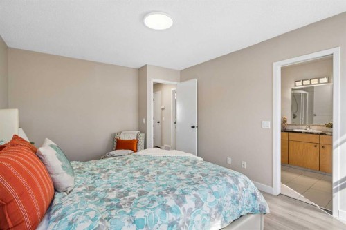 220 Macewan Glen Place Nw, Calgary, AB - Indoor Photo Showing Bedroom