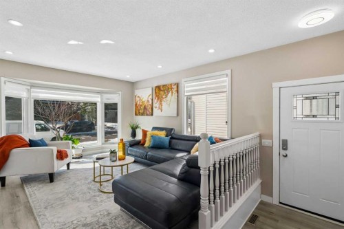 220 Macewan Glen Place Nw, Calgary, AB - Indoor Photo Showing Living Room