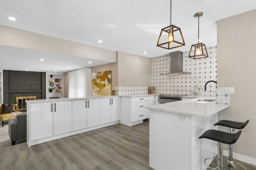 220 Macewan Glen Place Nw, Calgary, AB - Indoor Photo Showing Kitchen With Upgraded Kitchen