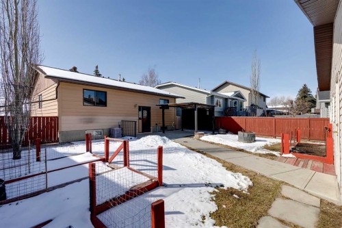 21 Mountain Circle Se, Airdrie, AB - Outdoor With Deck Patio Veranda With Exterior
