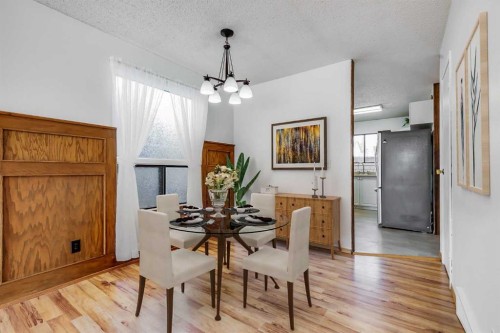 21 Mountain Circle Se, Airdrie, AB - Indoor Photo Showing Dining Room