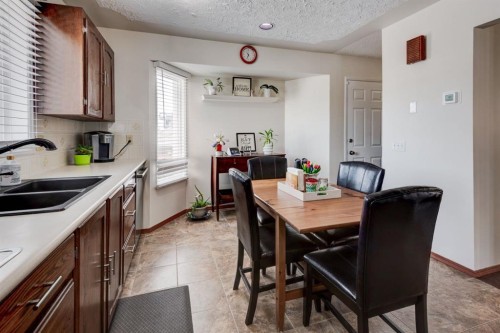 4 Cedargrove Way Sw, Calgary, AB - Indoor